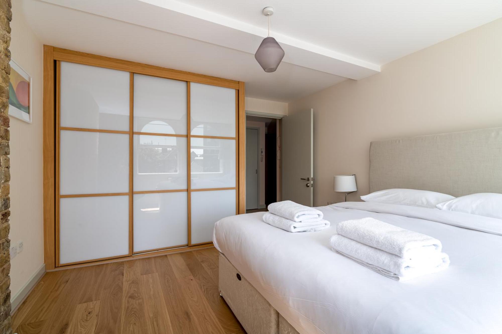 2 Bedroom In Bridge Apartment *